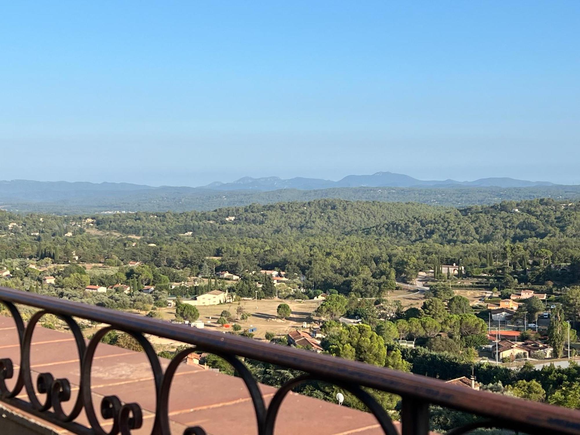 Au Coeur De Seillans, Charmant Logement, Grande Terrasse Et Panorama Eksteriør billede
